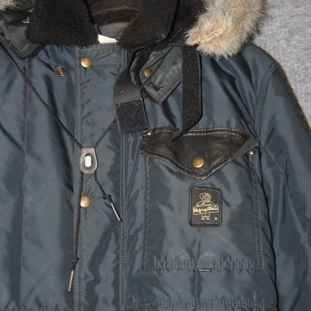 Vintage RefrigiWear Parka Jacket Mens 47 Navy Blue Hooded Faux Fur Trim USA Made